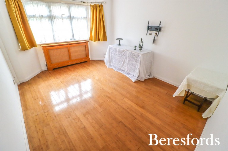 Images for Brookdale Avenue, Upminster, RM14
