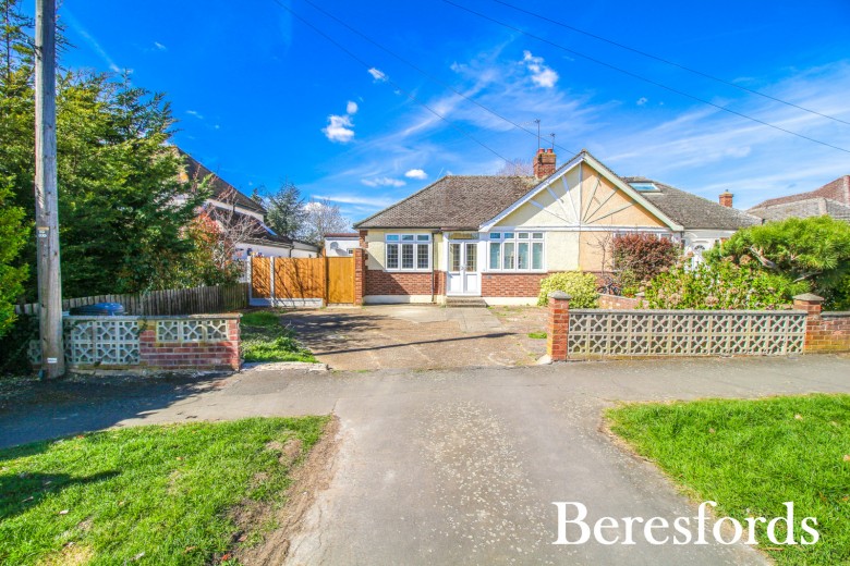 Click the photo for more details of Moor Lane, Upminster, RM14