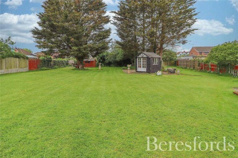 Images for The Crescent, Upminster, RM14