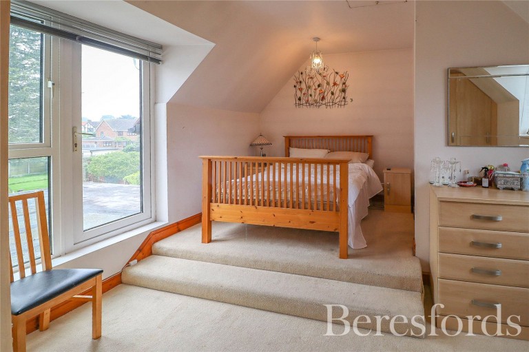 Images for The Crescent, Upminster, RM14