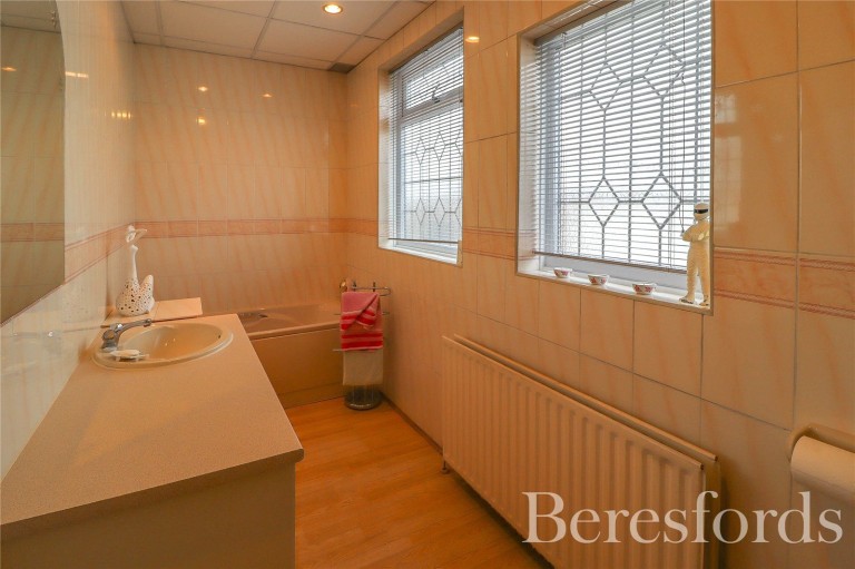 Images for The Crescent, Upminster, RM14