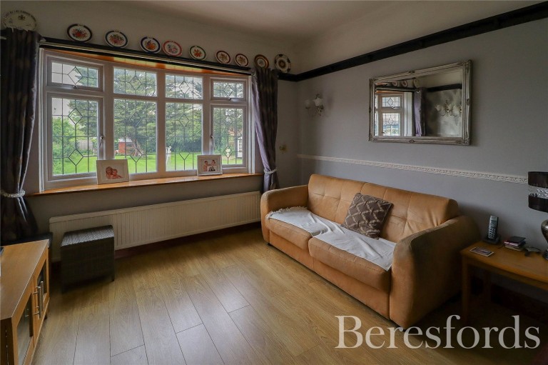 Images for The Crescent, Upminster, RM14