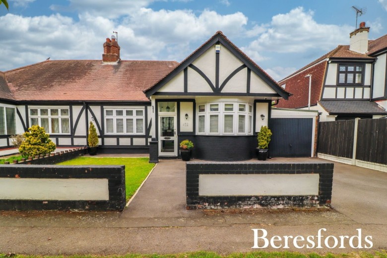 Click the photo for more details of Little Gaynes Lane, Upminster, RM14