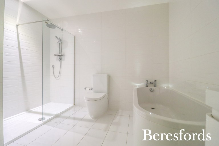 Images for Little Gaynes Lane, Upminster, RM14