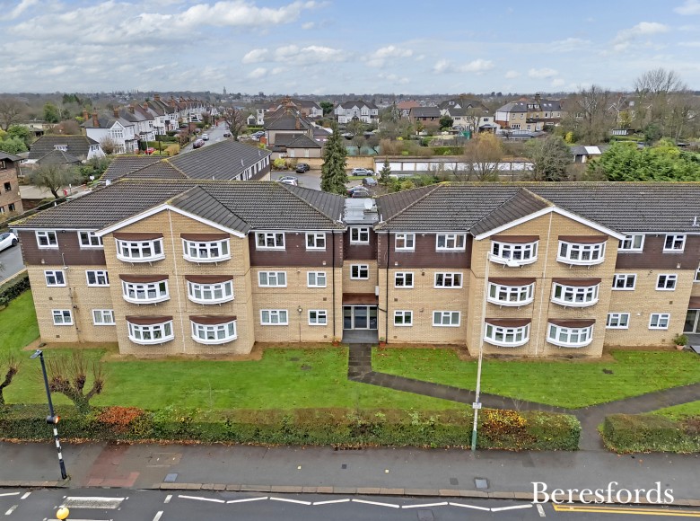 Click the photo for more details of Hall Lane, Upminster, RM14