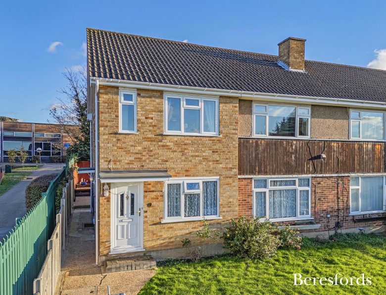 Click the photo for more details of Boundary Road, Upminster, RM14