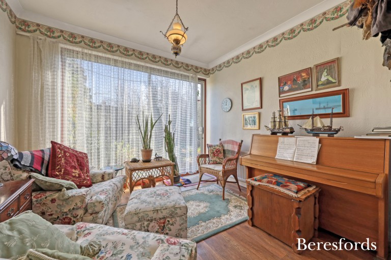 Images for Cranborne Gardens, Upminster, RM14