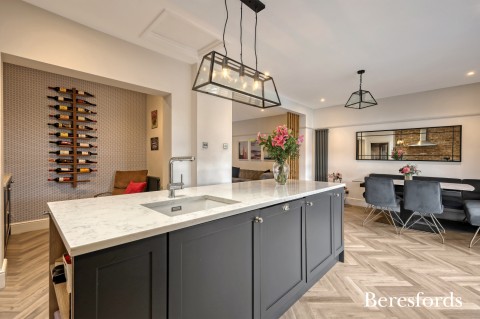 Click the photo for more details of Southview Drive, Upminster, RM14