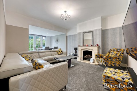 Click the photo for more details of Little Gaynes Lane, Upminster, RM14