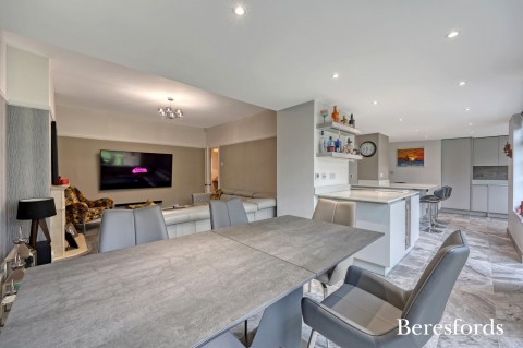 Click the photo for more details of Little Gaynes Lane, Upminster, RM14