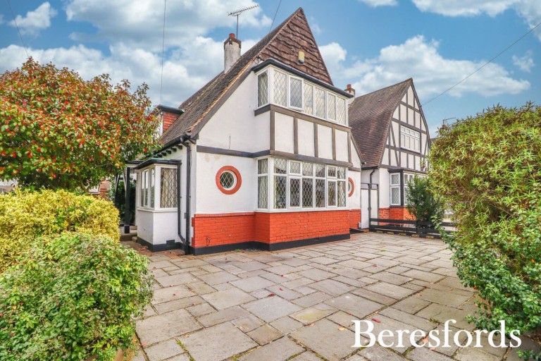 Images for Meadow Way, Upminster, RM14