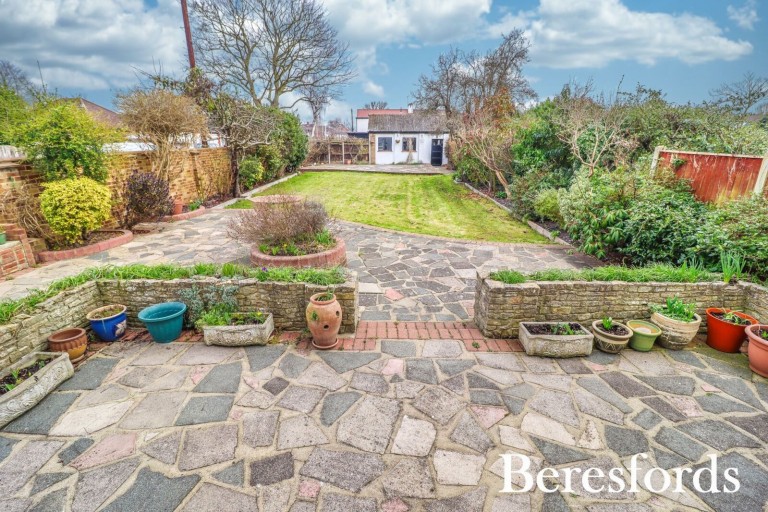 Images for Meadow Way, Upminster, RM14