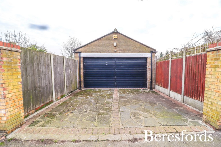 Images for Meadow Way, Upminster, RM14