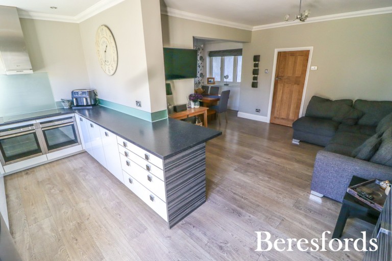 Images for Eversleigh Gardens, Upminster, RM14