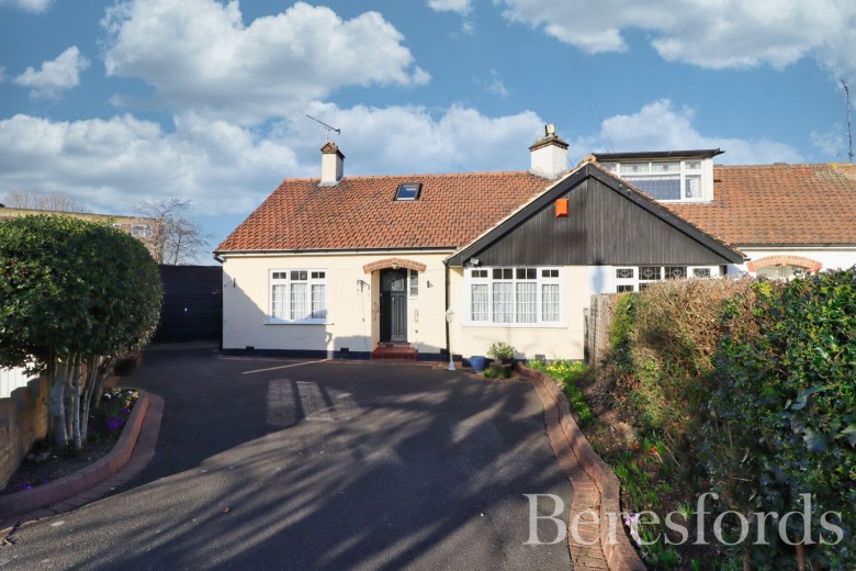 Click the photo for more details of Willow Walk, Upminster, RM14