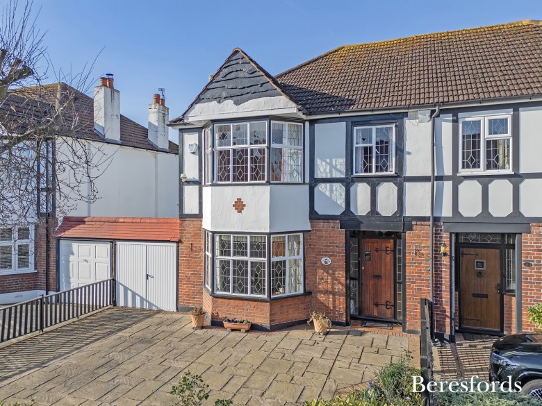 Click the photo for more details of Beech Avenue, Upminster, RM14