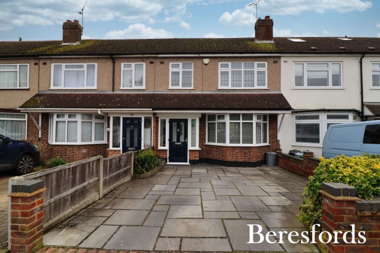 Click the photo for more details of Severn Drive, Upminster, RM14