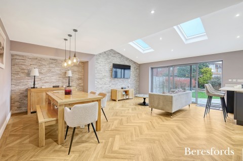 Click the photo for more details of Avon Road, Upminster, RM14