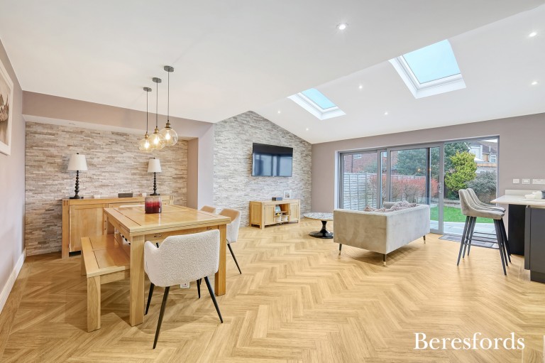 Images for Avon Road, Upminster, RM14