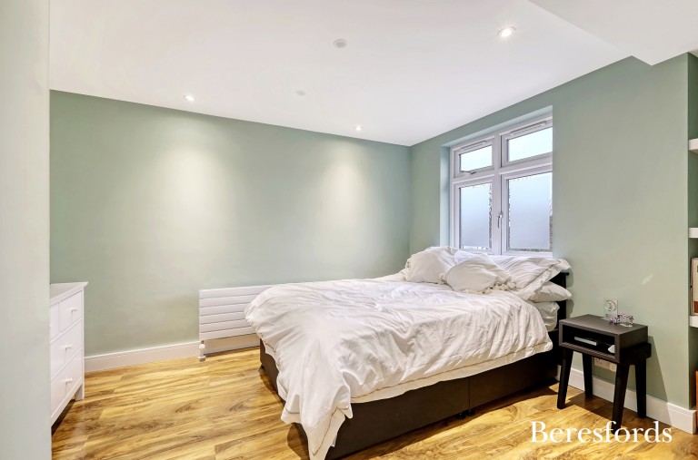Images for Avon Road, Upminster, RM14
