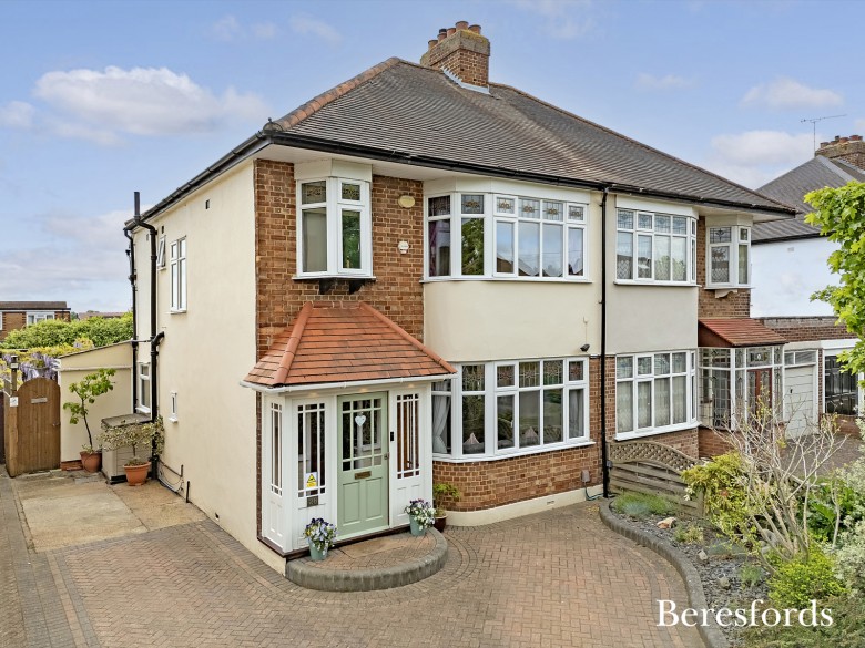 Click the photo for more details of Chester Avenue, Upminster, RM14