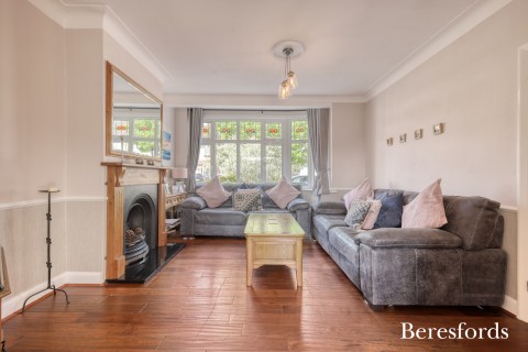 Click the photo for more details of Chester Avenue, Upminster, RM14