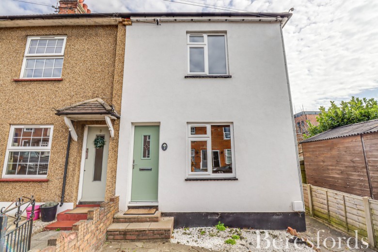 Click the photo for more details of Chase Road, Brentwood, Essex, CM14