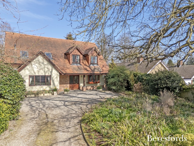 Click the photo for more details of Romans Way, Writtle, Chelmsford, Essex, CM1