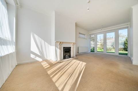 Click the photo for more details of Hedgeway, Felpham, PO22