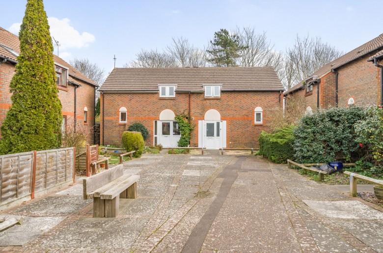 Click the photo for more details of Osborne Crescent, Chichester, PO19