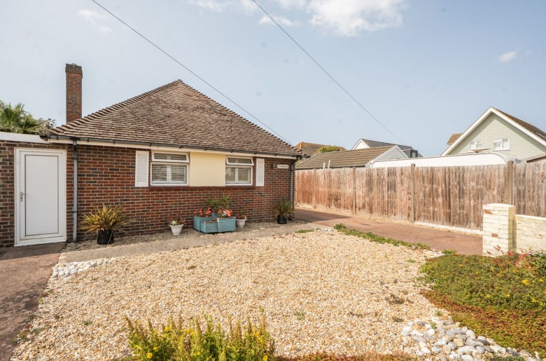 Click the photo for more details of Longlands Road, East Wittering, PO20
