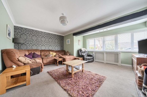 Click the photo for more details of Southdean Drive, Middleton-On-Sea, PO22