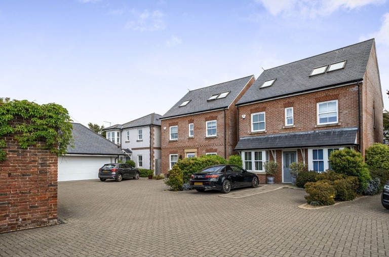 Images for Lyndhurst Place, Chichester, PO19