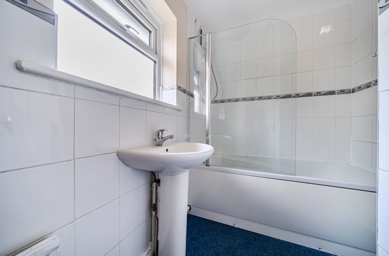 Images for Needlemakers, City Chase Needlemakers, PO19