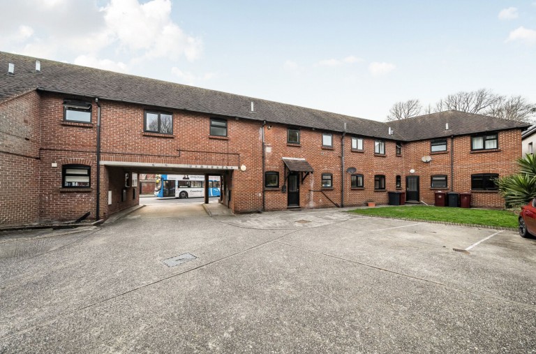 Images for Needlemakers, City Chase Needlemakers, PO19