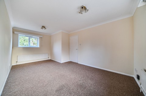 Click the photo for more details of Needlemakers, City Chase Needlemakers, PO19