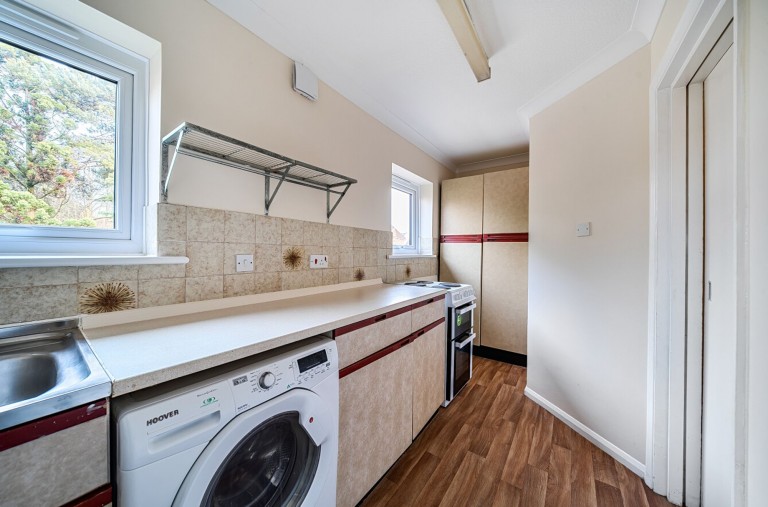 Images for Needlemakers, City Chase Needlemakers, PO19