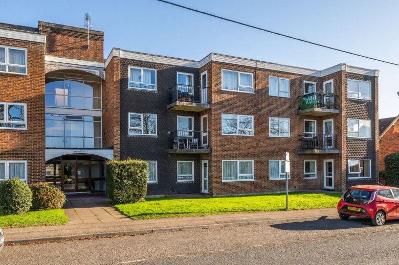 Click the photo for more details of Station Road, Billingshurst, RH14