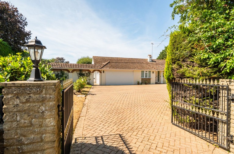 Images for Roundle Avenue, Felpham, PO22