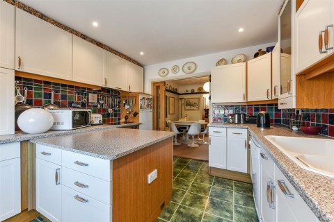 Click the photo for more details of Walnut Avenue, Chichester, PO19