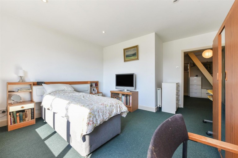 Images for Walnut Avenue, Chichester, PO19