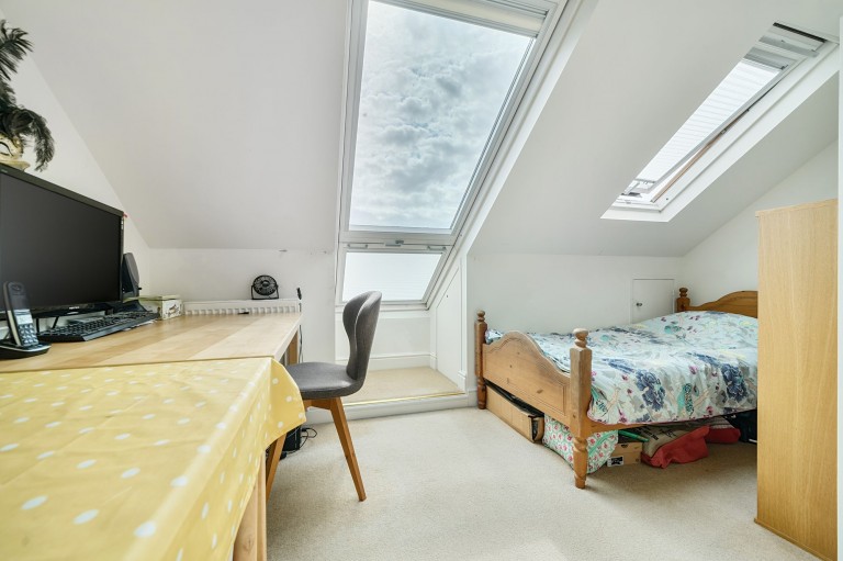 Images for Farnham Lane, Haslemere, GU27