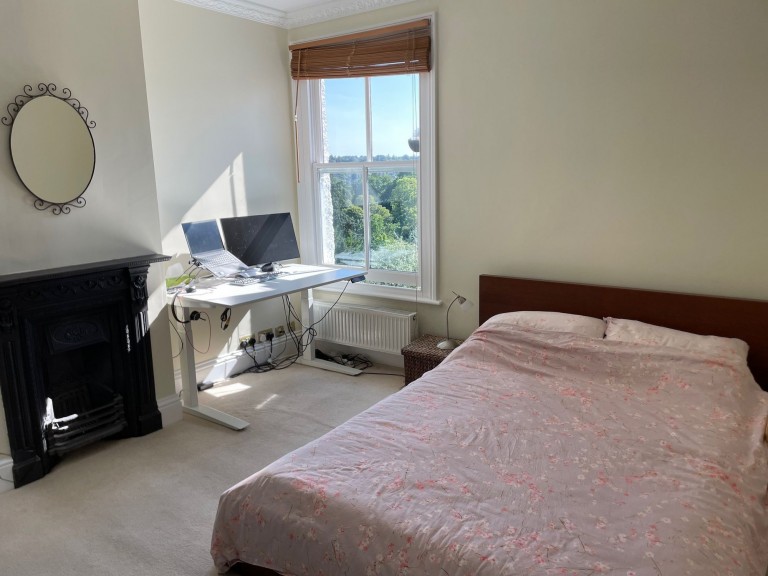 Images for Farnham Lane, Haslemere, GU27