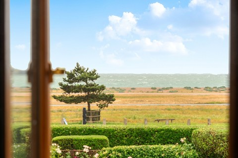 Click the photo for more details of Sea Front, Hayling Island, PO11