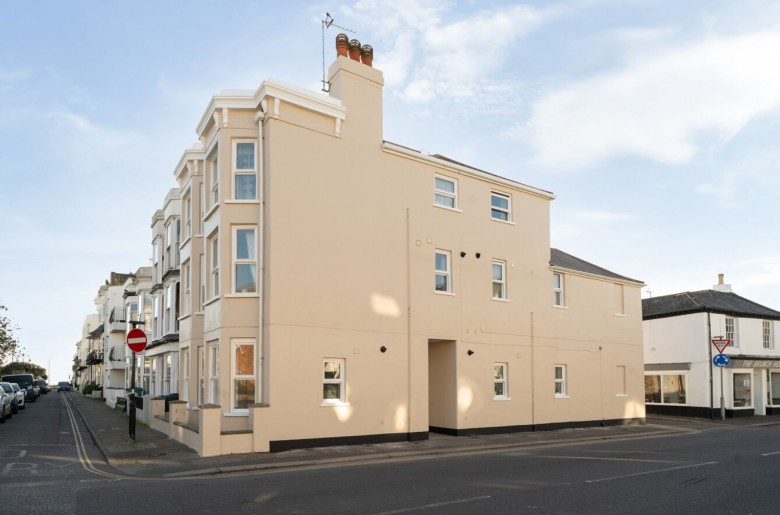 Click the photo for more details of West Street, Bognor Regis, PO21