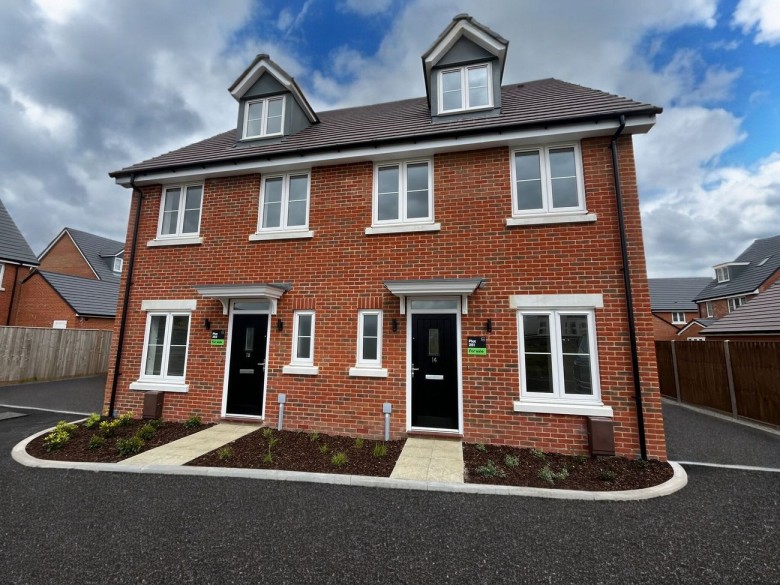 Click the photo for more details of Osprey Drive, Chichester, PO20