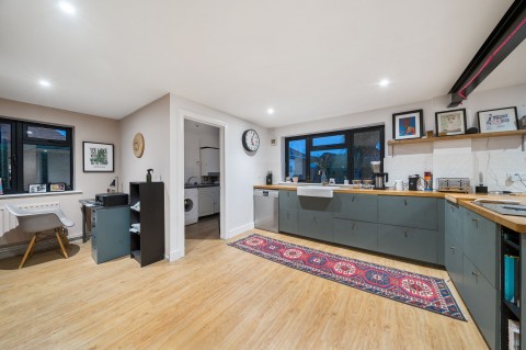 Click the photo for more details of Havant Road, Hayling Island, PO11