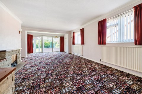Click the photo for more details of Gloucester Close, Petersfield, GU32
