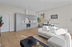 Images for Graylands Manor, Langhurstwood Road, RH12