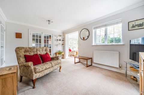 Click the photo for more details of Carnot Close, Aldwick, PO21